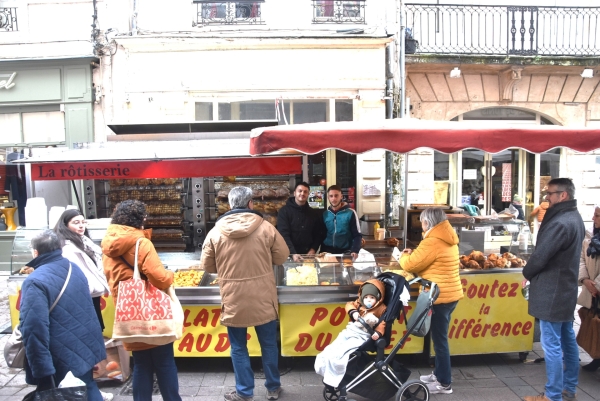 10ème année d’anniversaire de présence sur le marché de Chalon pour la Société 'ADO' : Continuez  de  déguster des poulets 100% français 