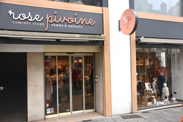 Nouveau commerce et changement de propriétaire : Quand le magasin ‘Chattawak’ devient ‘Rose Pivoine’, un concept store femme et enfants