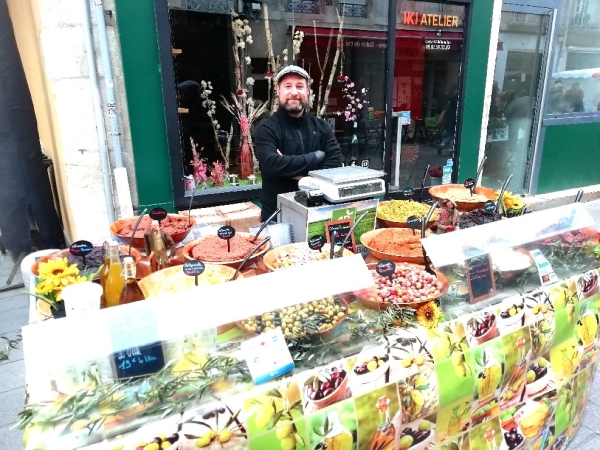 Chalon-sur-Saône : Nouveau sur le marché du dimanche, venez déguster les produits « Les Délices de Provence » (1)