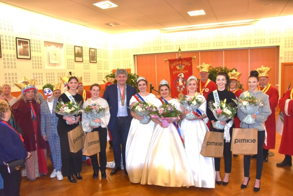 Réception des reines et remerciements aux sponsors et partenaires du carnaval à la Mairie de Chalon-sur-Saône