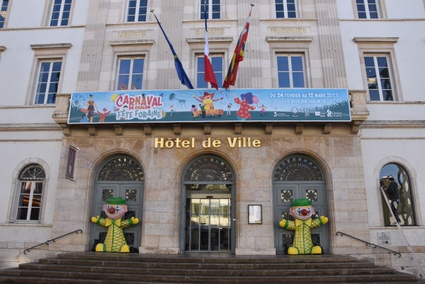 La Mairie de Chalon-sur-Saône parée aux couleurs de Carnaval  
