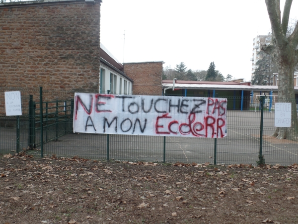 Les parents d’élèves se mobilisent contre la fermeture d’un poste d’enseignant à l’école Romain Rolland 
