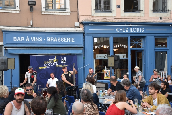 Dans le cadre du Festival Garçon la note, le groupe ‘Water Meter’ était en concert ‘Chez Louis’