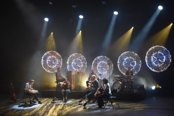 Standing ovation pour ‘Chapelier Fou’ ensemble 7