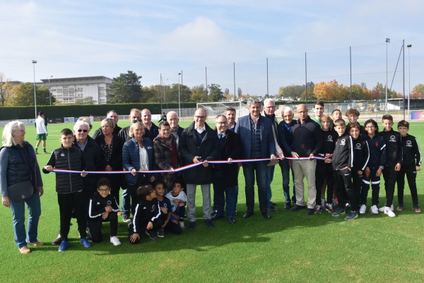 Inauguration du terrain synthétique Jean-Pierre Bouillin sur le pôle foot du stade Léo Lagrange