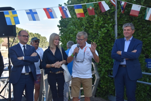 La 7e édition de la Fête du Port à Chalon-sur-Saône, perturbée par un temps maussade 