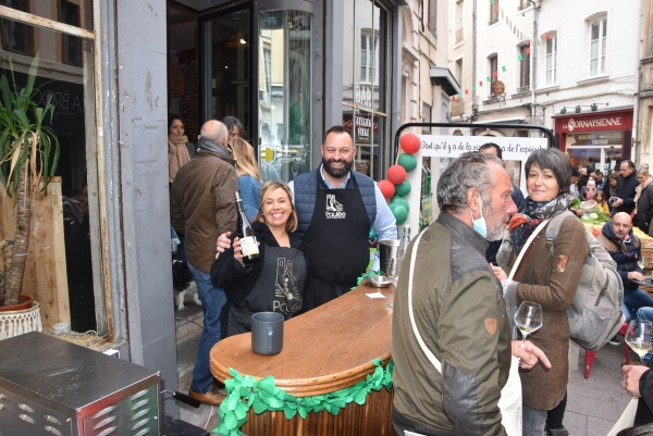 Dimanche jour de marché sur le parcours dégustation à Chalon-sur-Saône 