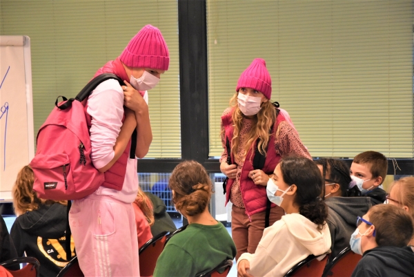 Collège Robert Doisneau à Chalon-sur-Saône : ‘Renversante’, la pièce de théâtre jouée devant des élèves de 5ème qui porte bien son nom 