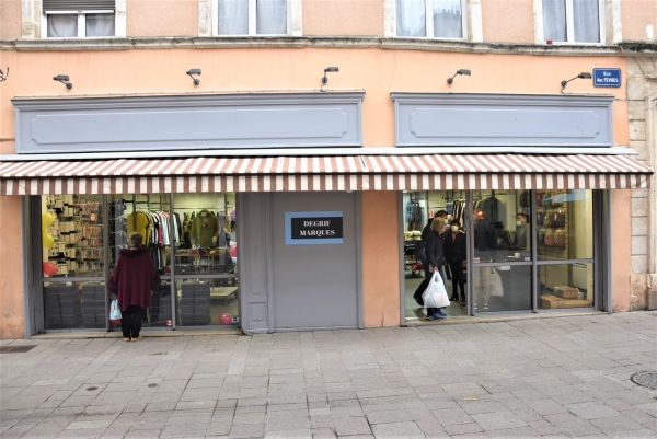Nouveau commerce à Chalon-sur-Saône : « Degrif Marques », des articles de prêt-à-porter hommes et femmes à des prix très attractifs 