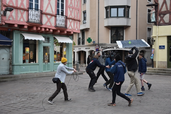 Chalon-sur-Saône : Tournage du court métrage ‘Que la famille’, place Saint Vincent