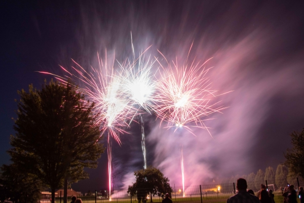 Pour la première fois, le feu d’artifice de Châtenoy-le-Royal a été tiré à proximité du gymnase Alain Colas.