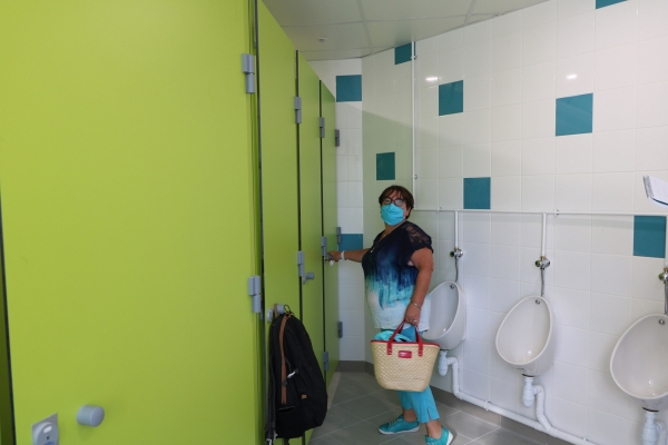 Gros travaux de rénovation des toilettes dans deux des écoles de Saint Rémy.