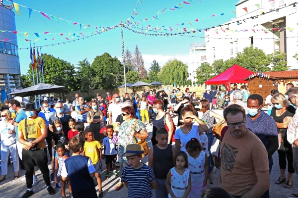 C’est parti pour tout l’été à Saint Rémy avec ̏ Place à l’été˝.