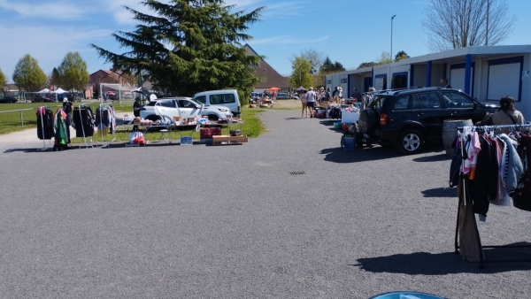 Succès de la Brocante de l’ASCR Football de Châtenoy le Royal