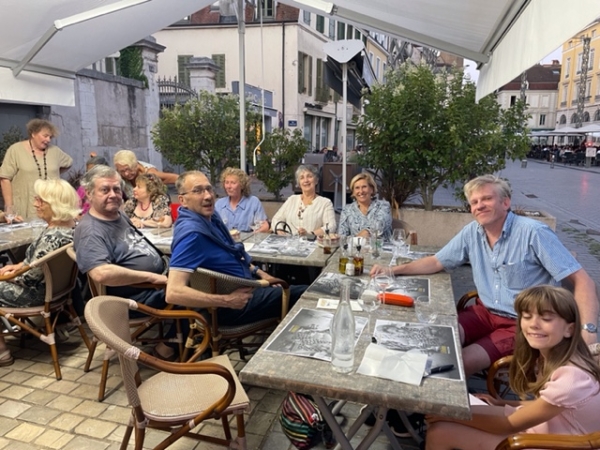 Un grand air de vacances d'été pour les ateliers du Comité de Jumelage de Chalon.