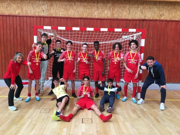 L’équipe « Futsal » du collège Louis Aragon en finale nationale Inter Académies.