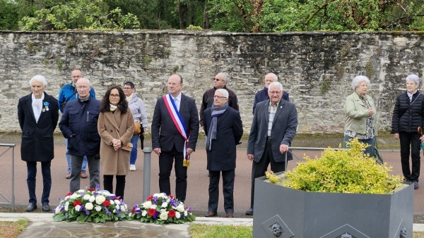 Hommage traditionnel aux victimes et héros de la Déportation