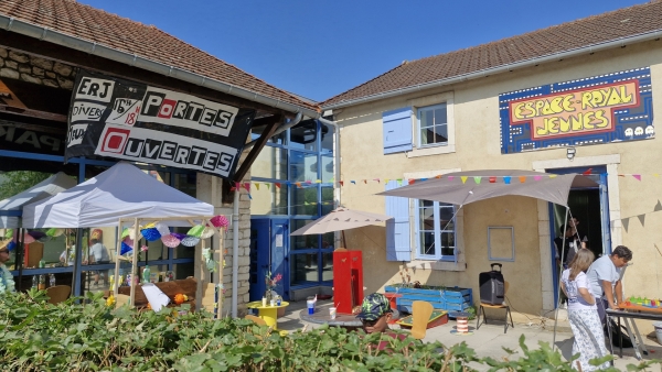 « After School » pour des jeunes à Espace Royal Jeunes de la rue du Bourg.
