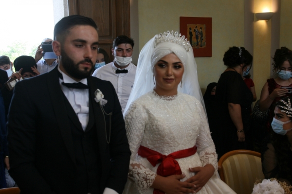 Tuba et Cihat, un mariage civil aux couleurs turques