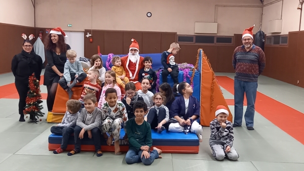 Yoseikan Budo : le Père Noël de passage pour les enfants du club