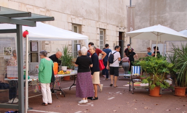 Bibliothèque municipale : ce samedi, vente de livres dans la cour de l’Hôtel de Ville