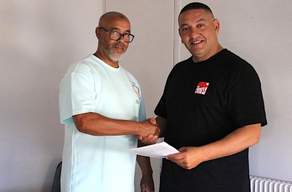 Signature d’une charte franco-marocaine en faveur des échanges autour des Cultures Urbaines ; un partenariat initié par Rachid Kassi représentant TSN, Espace de Rue et le Président de l’association Espoir Jeunesse marocaine, Meknès