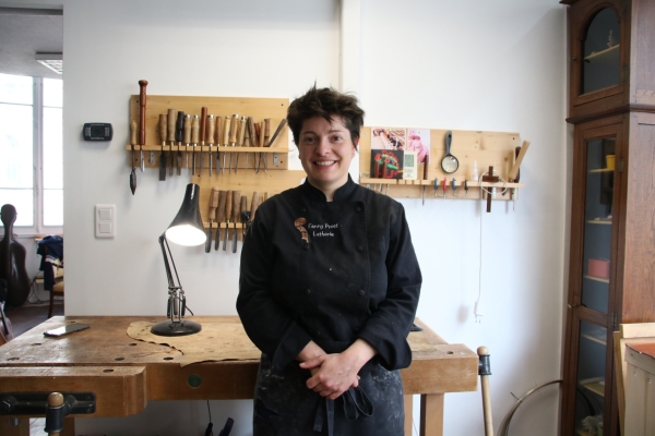 Récemment installée à Chalon-sur-Saône, rencontre avec Fanny Prost, luthière