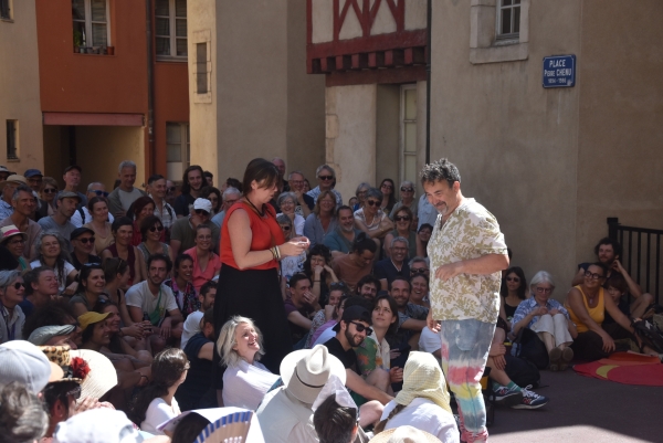 Chalon-dans la Rue : A demain J’espère a présenté son spectacle ‘Destinée’ 