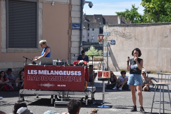 Chalon-dans la Rue : Compagnie l’Escarpée ’60 ans d’écoute’