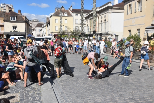 Le quatuor de la compagnie N°8 a présenté son spectacle Golem 