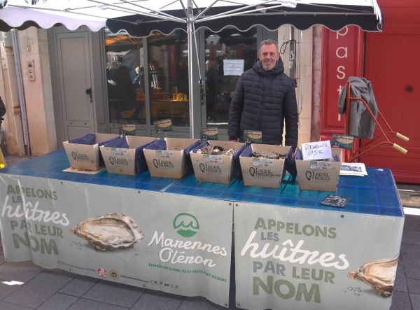 Sur les marchés chalonnais, les premières huitres sont arrivées ! 