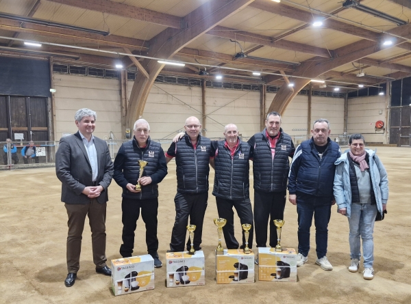 Boules Lyonnaises : La quadrette vétéran de Génelard  remporte la 10e édition du concours international franco-suisse  