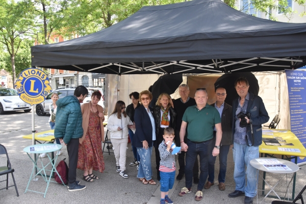 Grâce au Lions Club Chalon Doyen, ils ont profité de la traditionnelle opération "photos à l'ancienne"