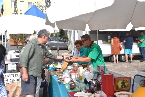 Succès de la brocante organisée par le Comité de Quartier Centre Pasteur