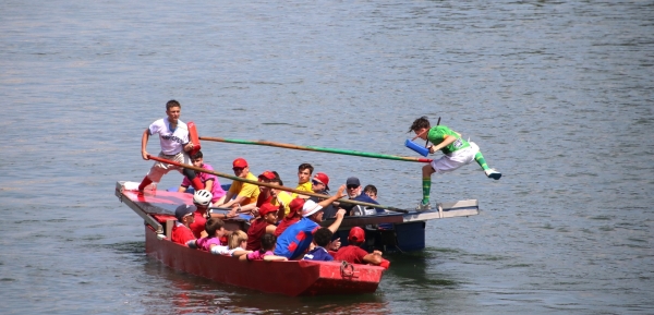 Les Championnats de France masculines de Joutes nautiques à Chalon-sur-Saone: De cadets à juniors agés de 14 à 20 ans, ils ont fait le spectacle