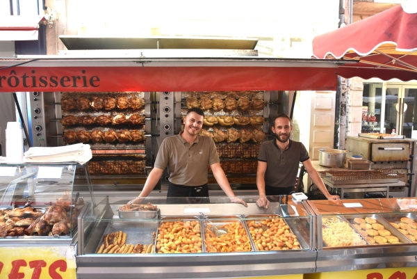 Marché de Chalon : Société ‘ADO’, dégustez des poulets de Bresse 100% français et de nombreuses spécialités