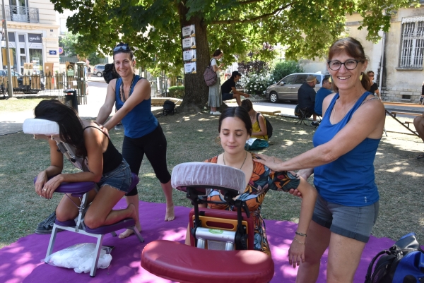 Avec la ‘Team Massage Assis’, que diriez-vous  d’une parenthèse bien-être entre deux spectacles ?