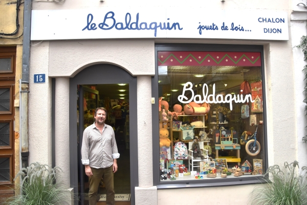 Changement de propriétaire au magasin « Le Baldaquin »