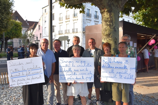 Le Collectif Chalonnais ‘Pour Un Urbanisme Responsable’  s’invite à l’inauguration du Quai Gambetta pour faire entendre son mécontentement   