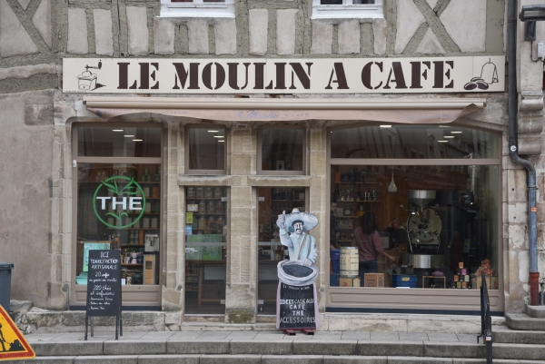 Le Moulin à Café : l'authentique torréfaction artisanale, paradis du café et du thé, 1 place Saint Vincent