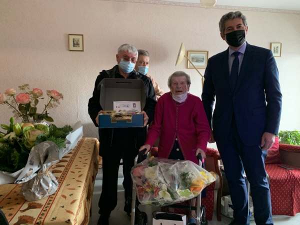 Visite surprise pour une centenaire de Chalon-sur-Saône 