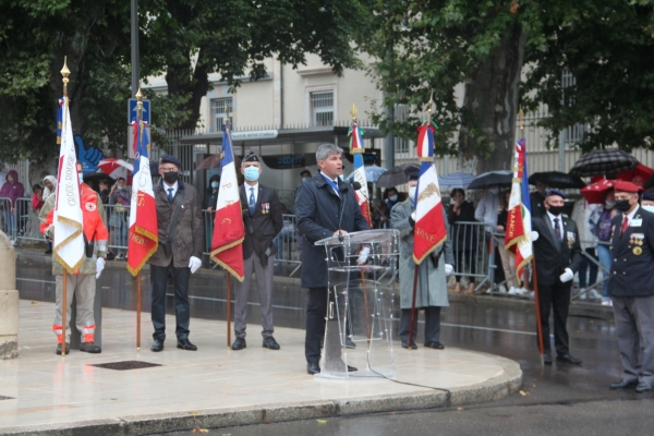 Un 14 juillet pluvieux mais heureux à Chalon-sur-Saône