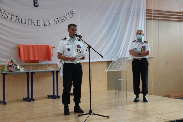 Réception dans le gymnase de la Caserne Carnot à l'occasion de la passation de commandement