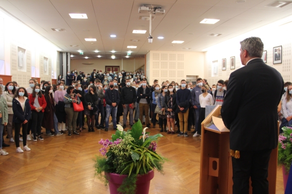 Réception à la mairie en l’honneur des bacheliers des lycées Chalonnais reçus avec mention «Très bien»
