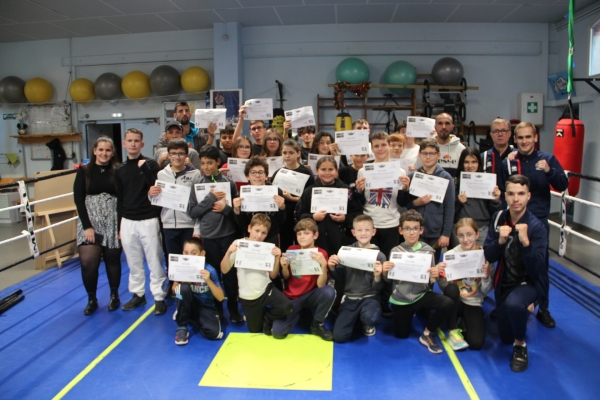 Initiation à la boxe anglaise pour les jeunes de  l'Espace Enfance Jeunesse de Sennecey-le-Grand