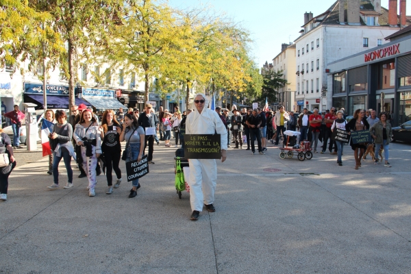 Manifestation anti-pass sanitaire : près de 160 personnes à Chalon-sur-Saône, selon les organisateurs