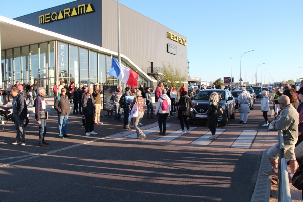 180 personnes pour la 15ème mobilisation anti-pass sanitaire dans les rues de Chalon-sur-Saône
