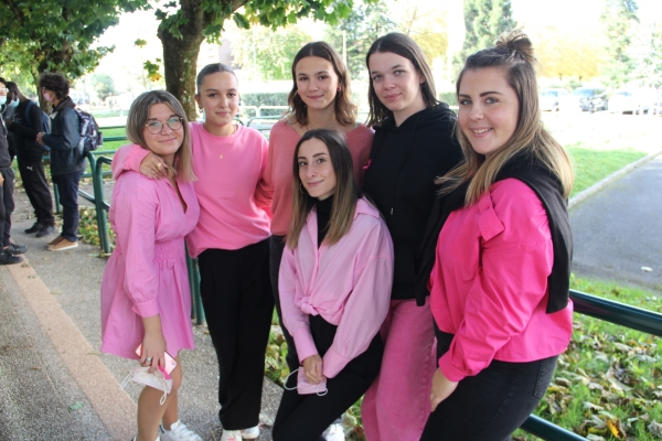 Le lycée Mathias se mobilise pour Octobre rose contre le cancer du sein