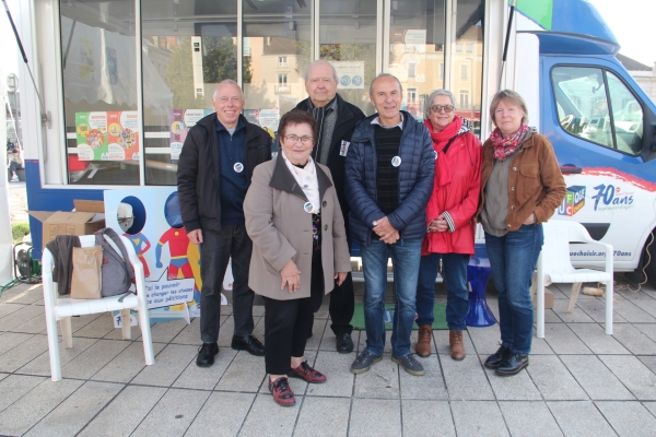 Le van de l'association UFC Que Choisir était de passage à Chalon-sur-Saône pour ses 70 ans