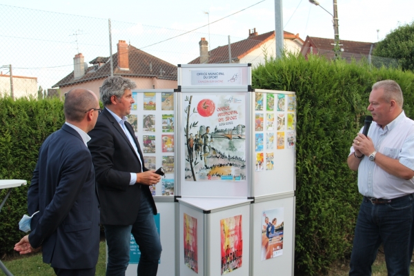 Présentation de la 35ème revue de l'Office Municipal du sport au Stade Garibaldi